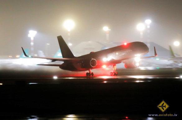 Boeing 757-256